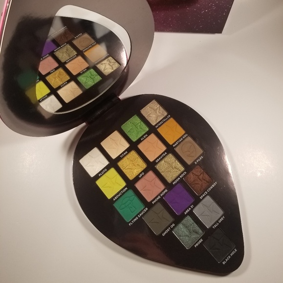**SOLD**Jeffree Star Alien Palette - Picture 2 of 5